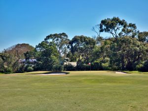 Royal Melbourne (East) 11th Approach